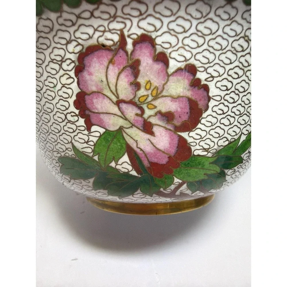Vintage Chinese Cloisonné Lidded Bowl White Enamel Birds and Peony 6-inch‎