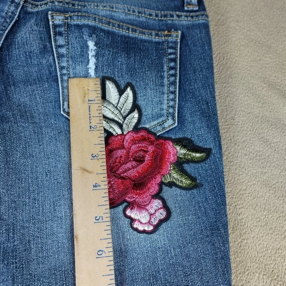 Dollhouse Charley Women's Size 3 Jeans  Blue Denim Ankle Distressed  Rose Patch