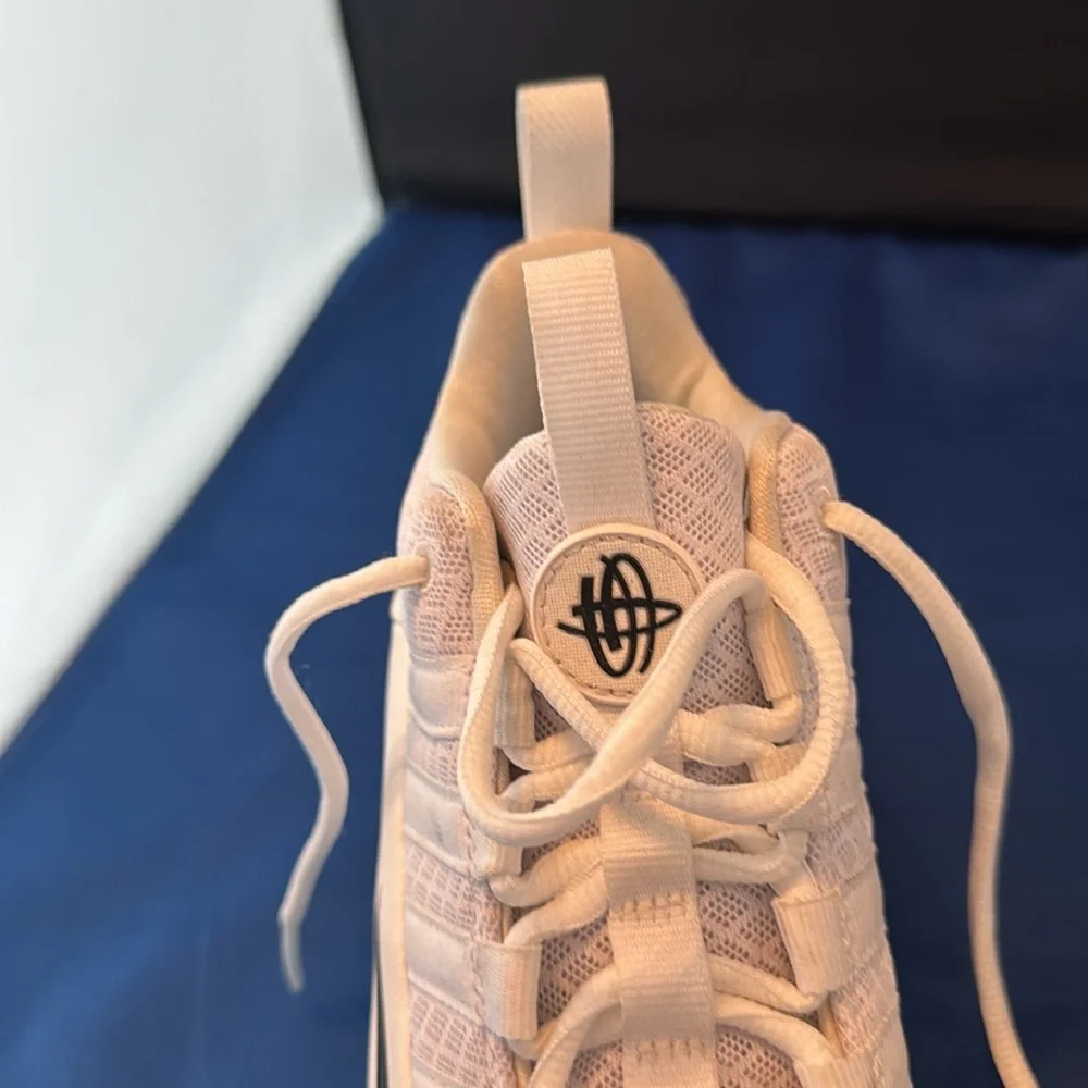 Nike ideal only