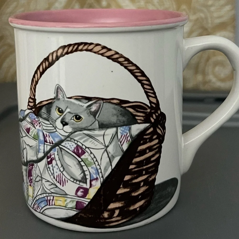 Vintage Polpourri Press Purr Fect 1992 Cats in Basket with Quilt Graphic Mug
