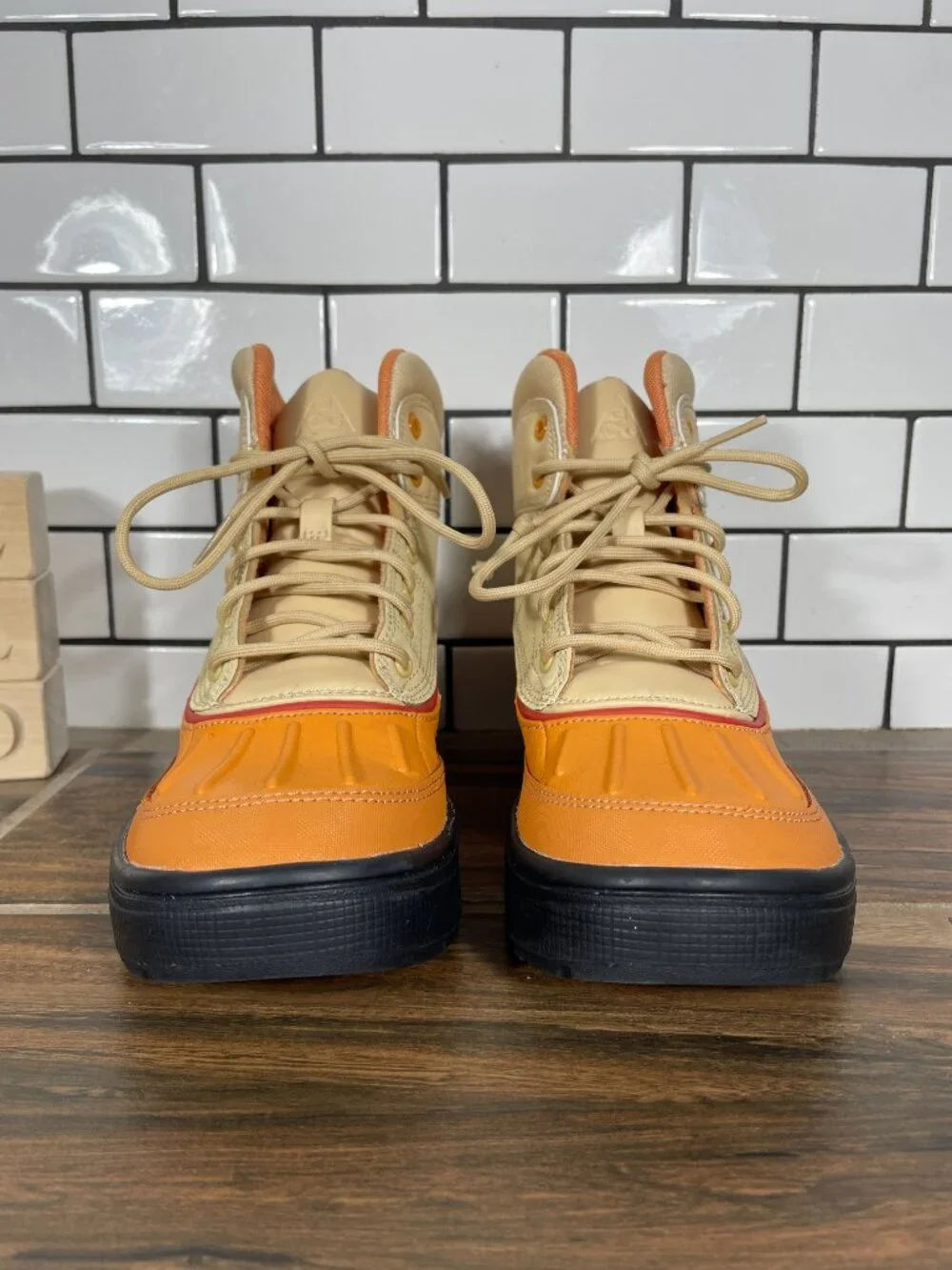 Nike Woodside 2 High Youth Boys Size 4Y Multicolor ACG Weather Ready Boots