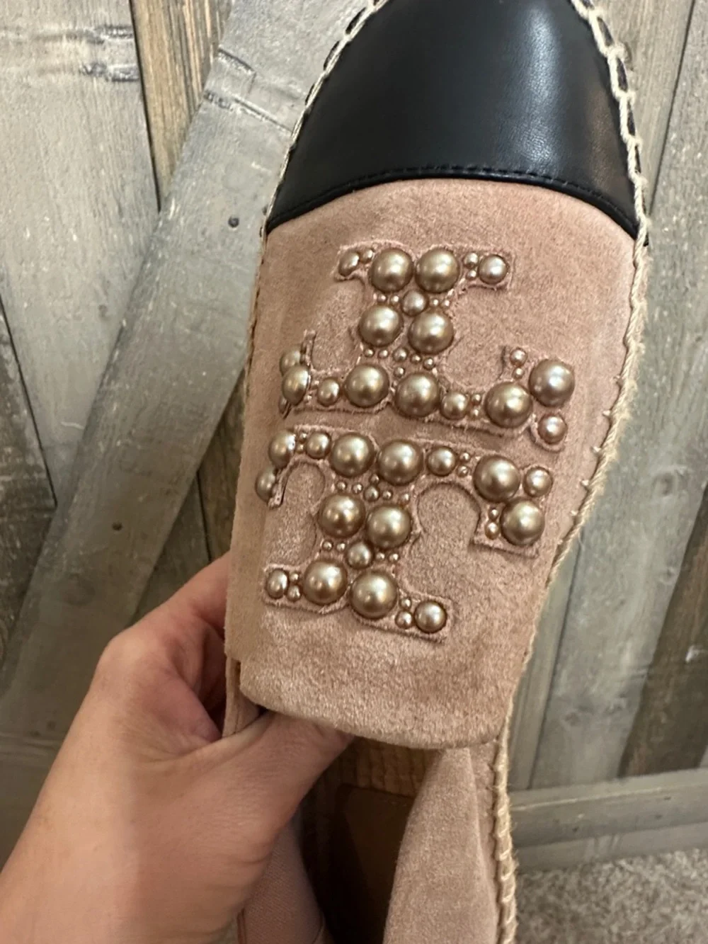 Tory Burch box upper