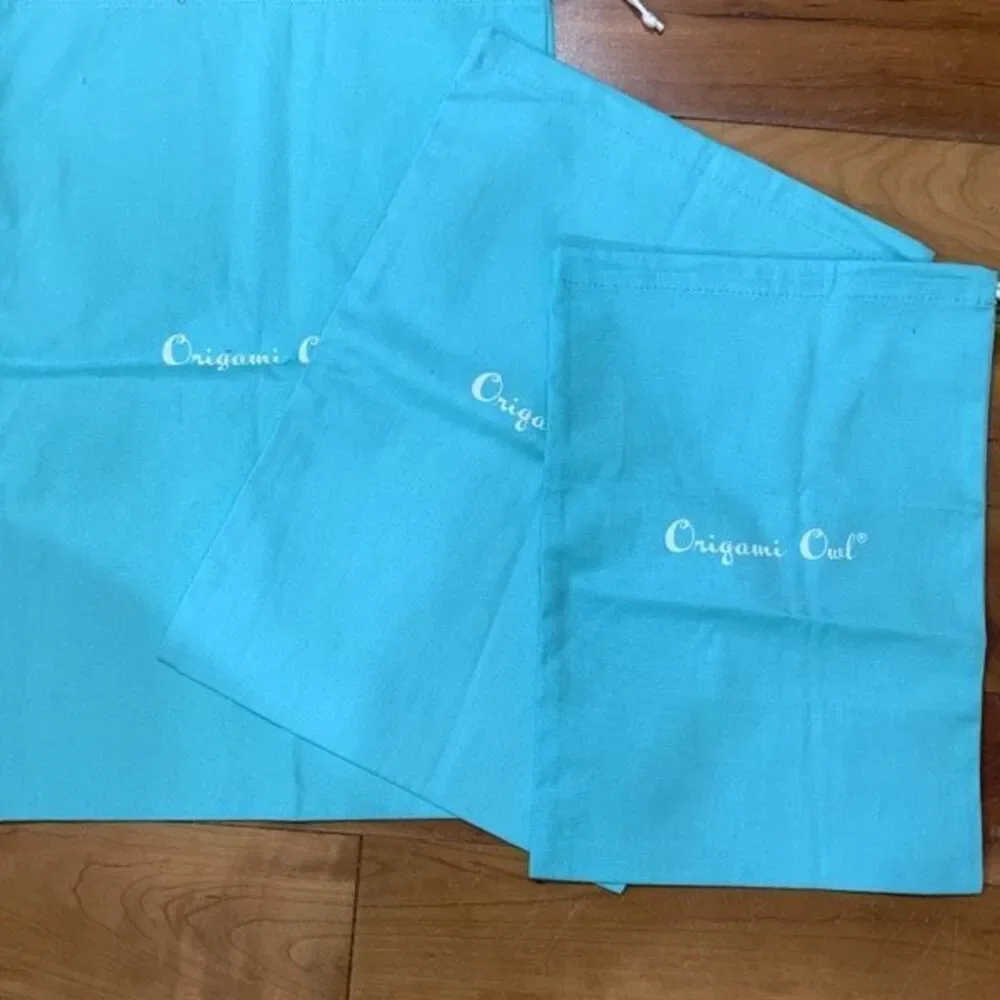 Origami Owl three turquoise