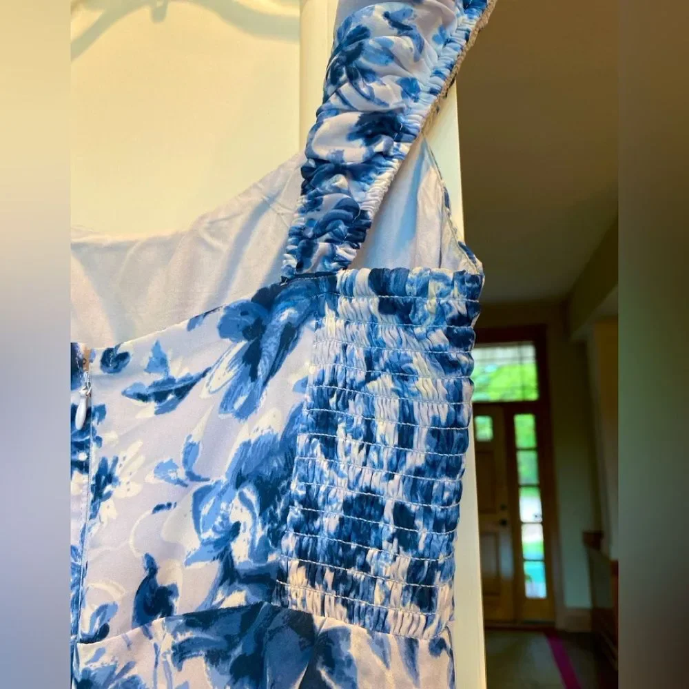 Abercrombie & Fitch chic dress