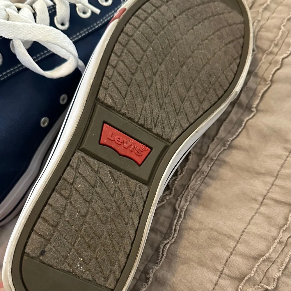 Levi's Sneakers with White Accents