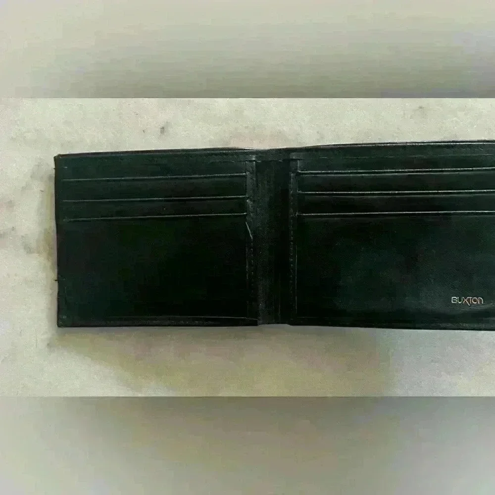 Men’s Buxton Bifold wallet Black Leather With Crocodile embossed stripe .
