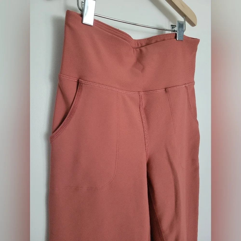 NWOT Old Navy Girls High Rise Jogger Size SMALL (6-7)