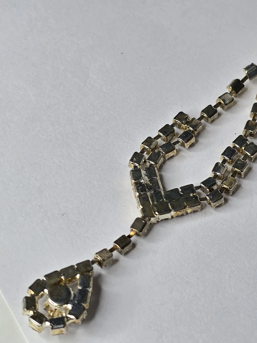 90s style Rhinestone Drop V-Front Necklace - Silver Tone gradual size bling