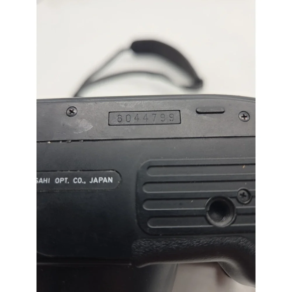 Pentax IQZoom AF Macro Zoom 35-70mm Point & Shoot 35mm Camera FOR PARTS SEE NOTE
