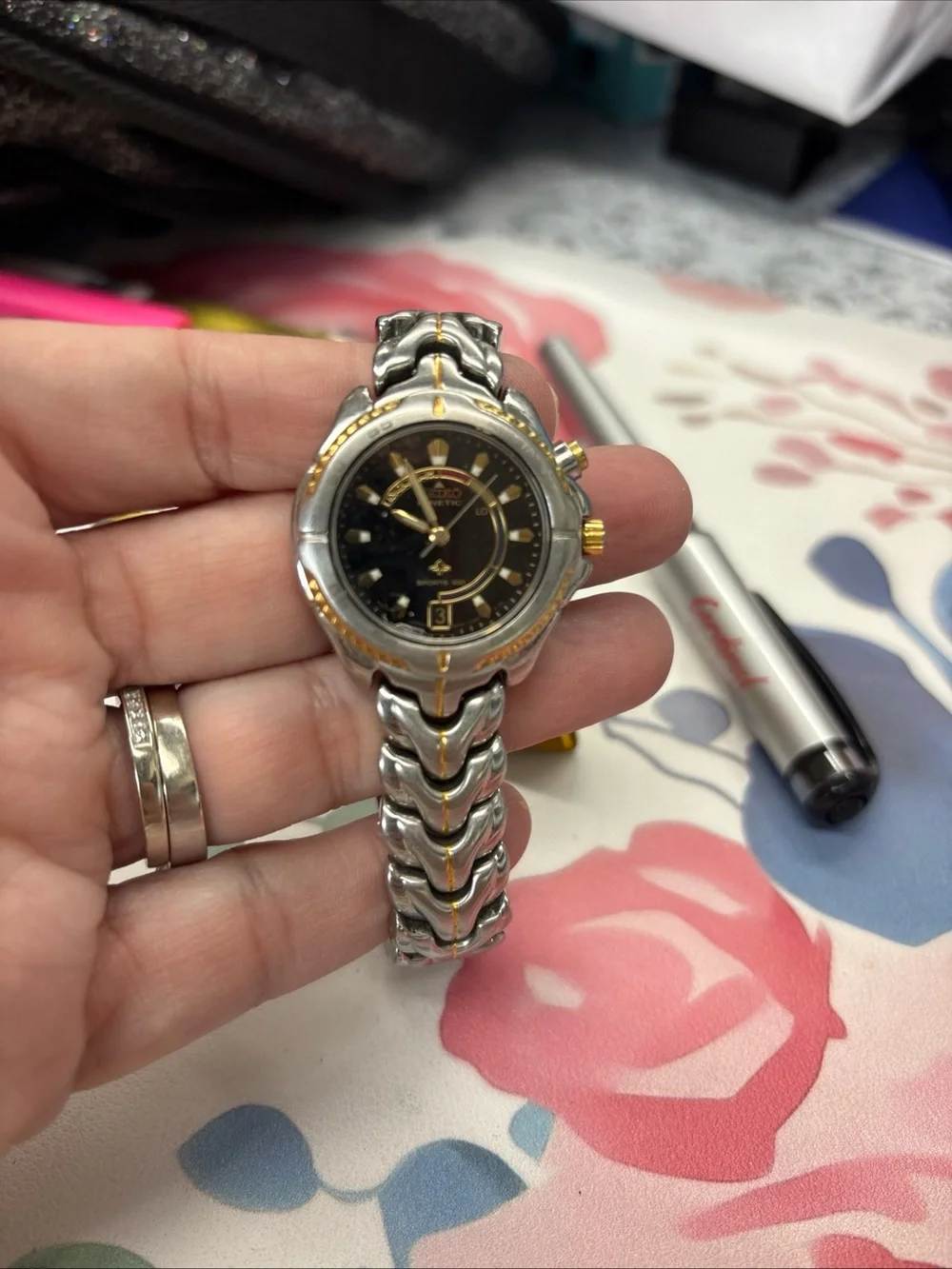 Seiko Two-Tone Silver and Gold Watch with Black Dial kinetic