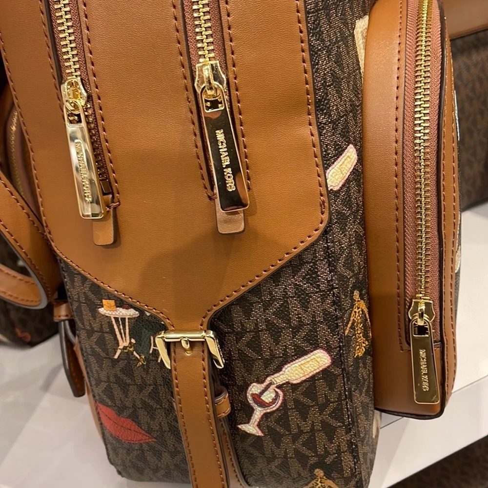 MICHAEL KORS JET SET GIRLS JAYCEE LARGE ZIP POCKET BACKPACK BROWN MULTI COLOR
