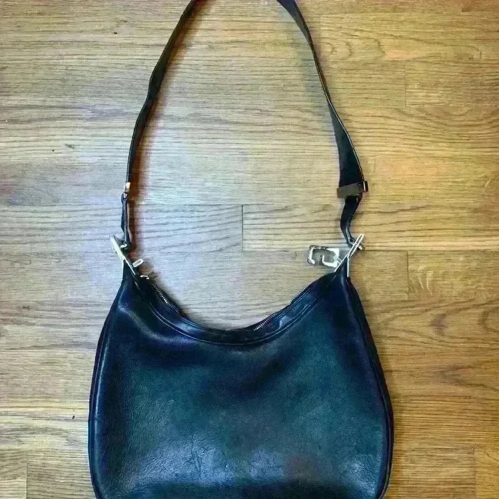 AUTHENTIC GUCCI Pre-Owned Genuine Leather Vintage Shoulder Bag Black Hobo Bag
