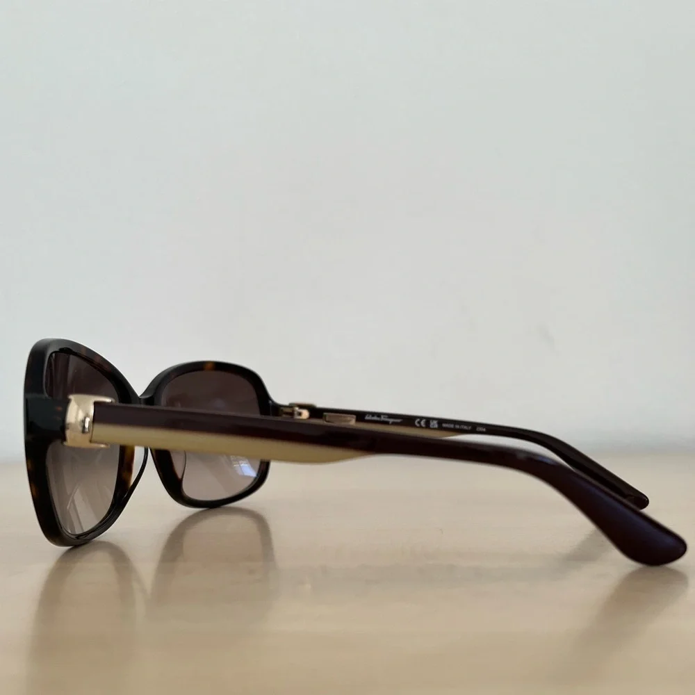 FERAGAMO Sunglasses Tortoise Non-Polarized Gradient Lens Case Cloth BNWOT Italy