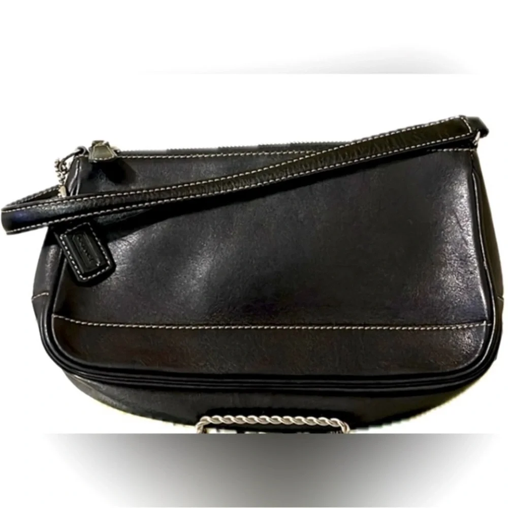VINTAGE Coach Hampton Black Leather Demi Baguette Purse