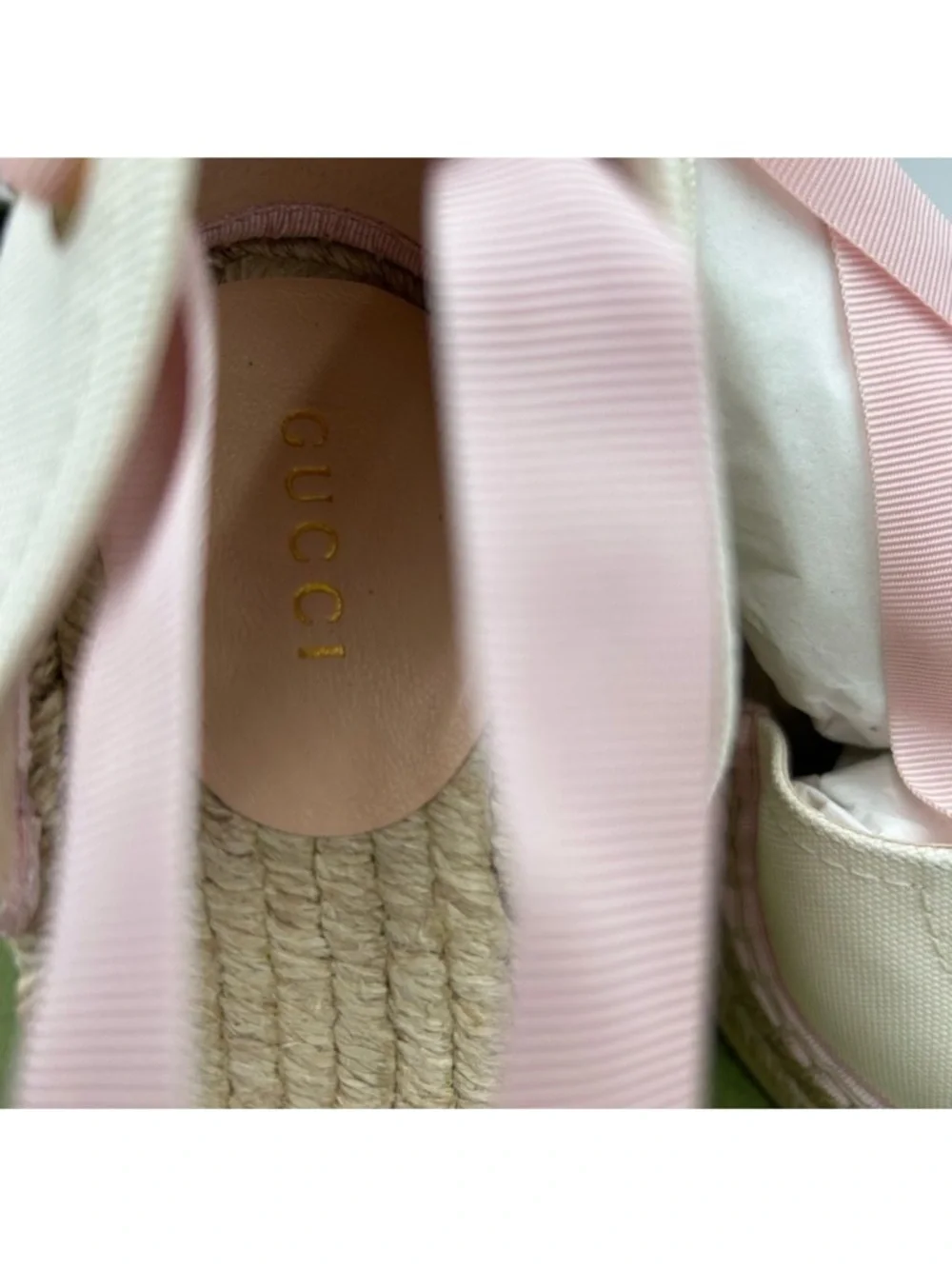 Gucci comes box