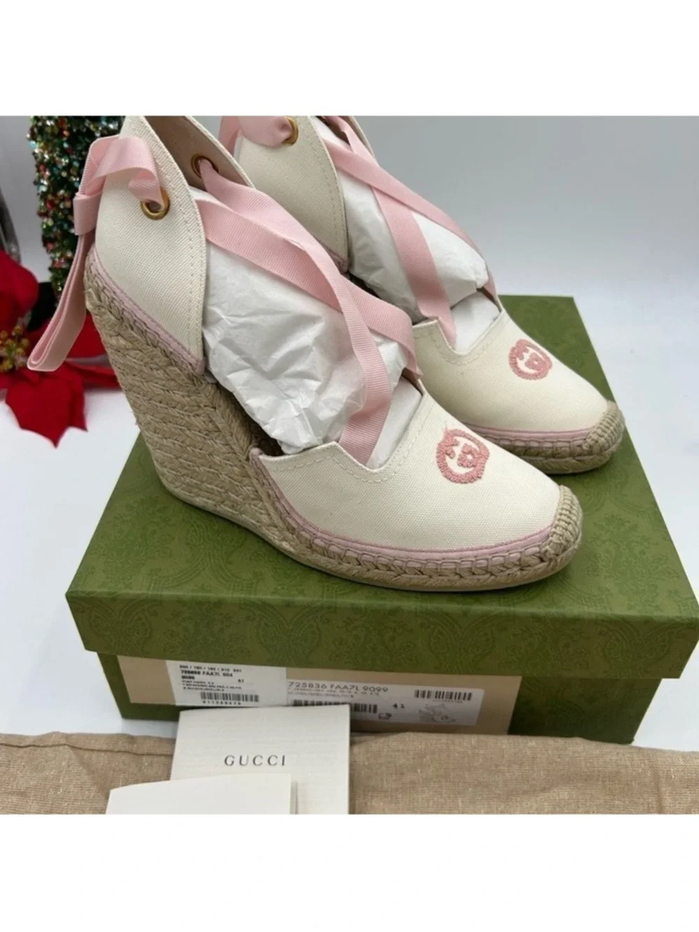 Gucci box absolutely