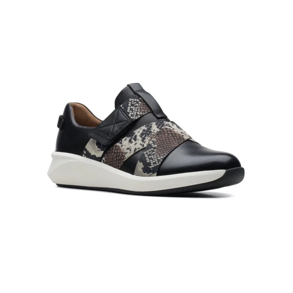 Clarks Women's Un Rio Strap Sneaker Brown and Black Snake Print Size 7.5