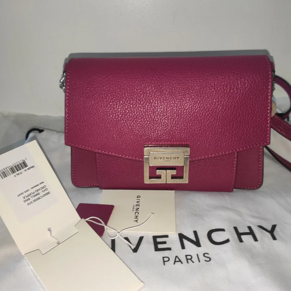 Givenchy auth nwt