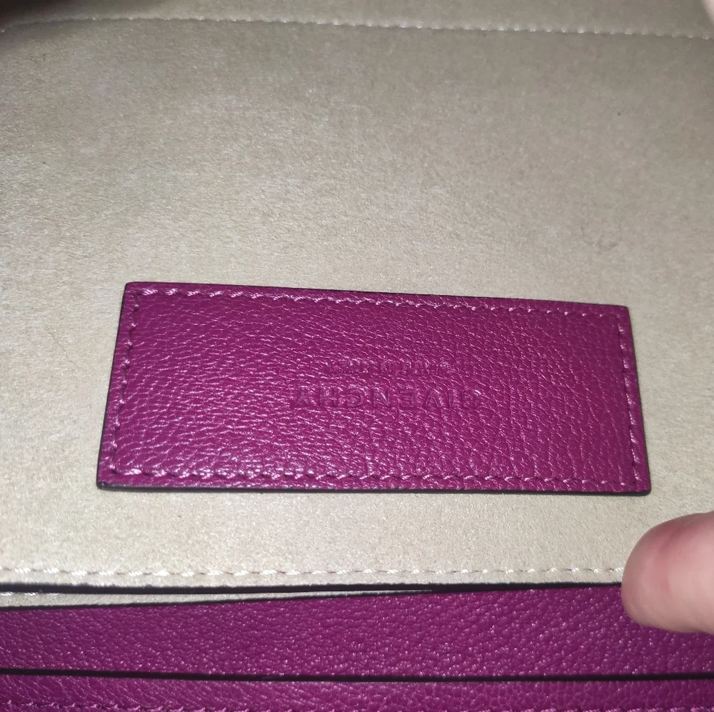 Givenchy auth nwt