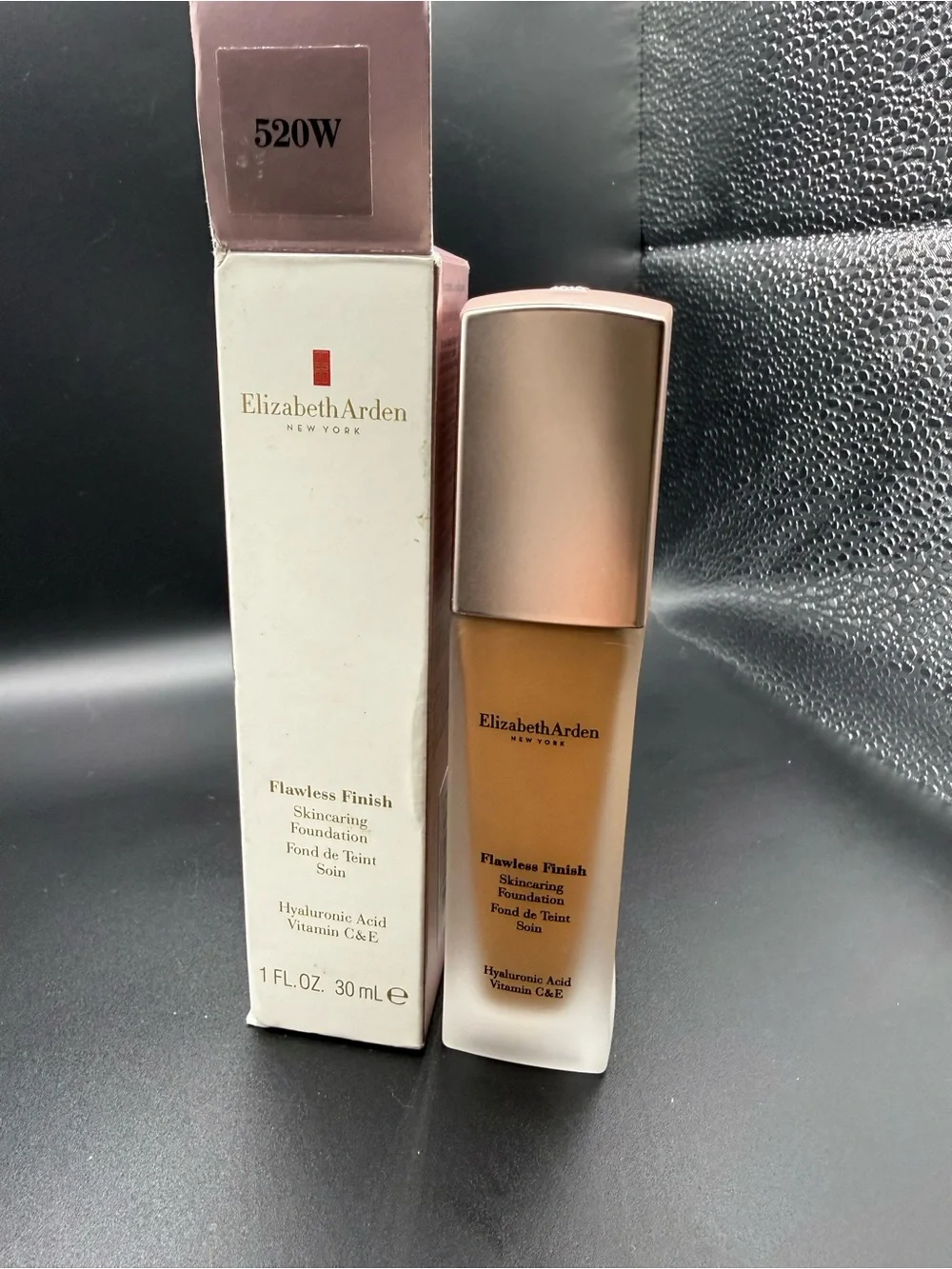 Elizabeth Arden Flawless Finish Skincare Foundation - 520W