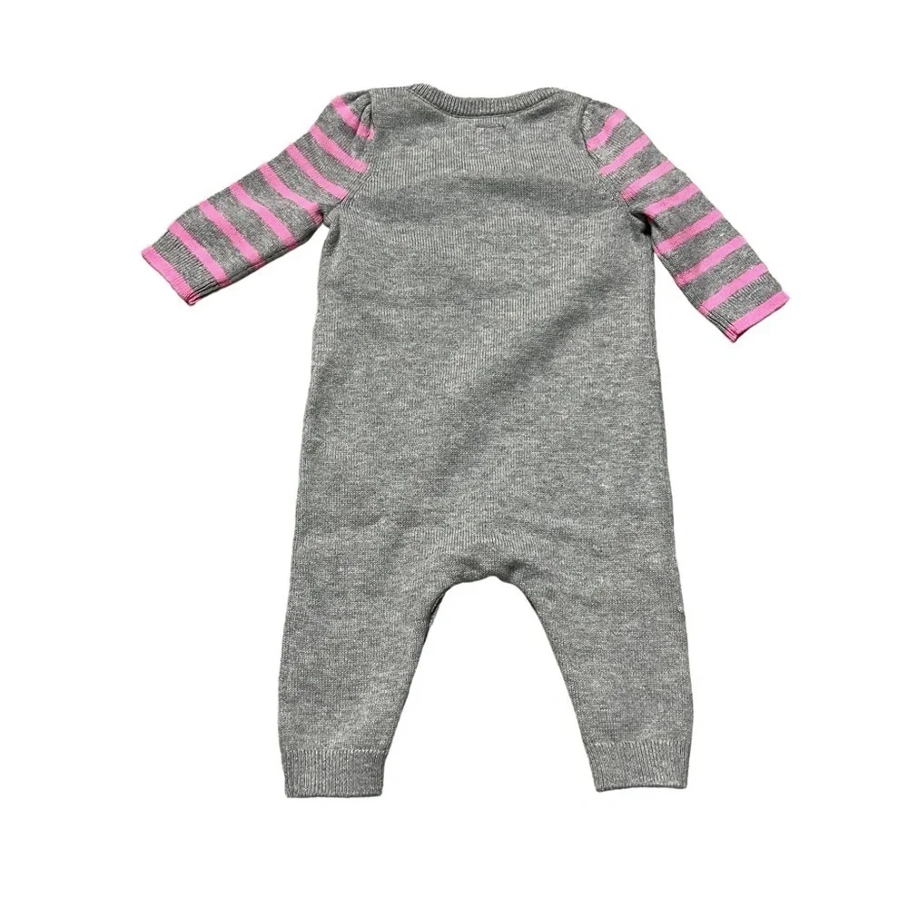 GAP grey heart shoulder