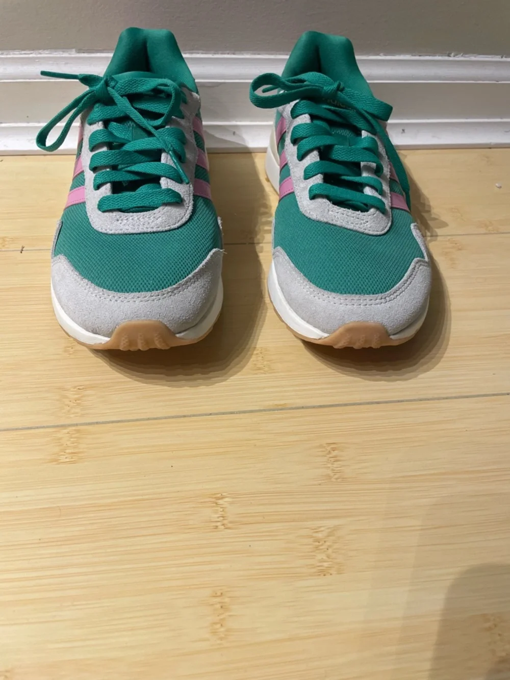 adidas Women's Run‎ 60s 4.0 Ami court green,bliss pink,warm vanilla size 7.5