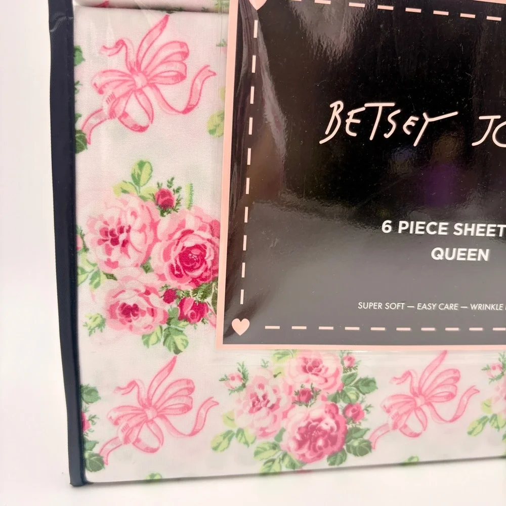 Betsey Johnson crisp addition
