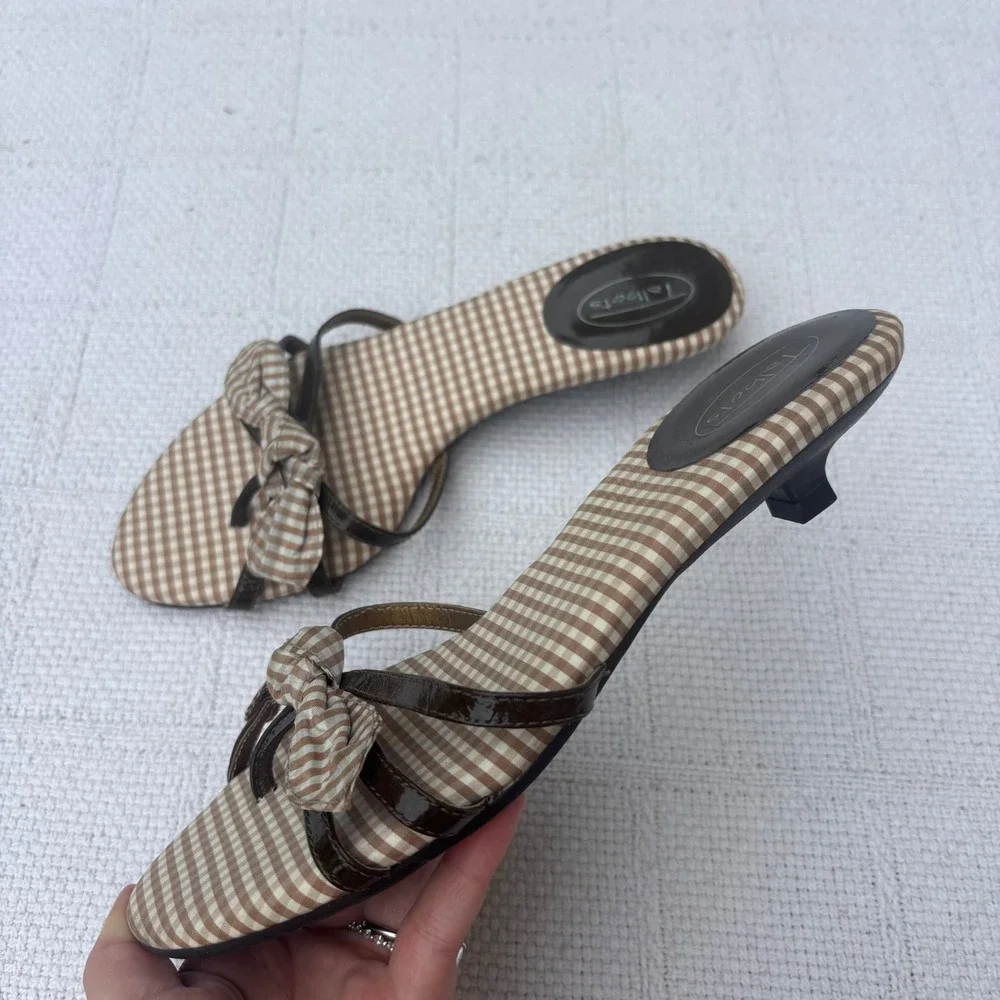 Women's 7.5 B TALBOTS Y2K Brown Gingham Bow Flat Kitten Heel Thong Slide Sandals