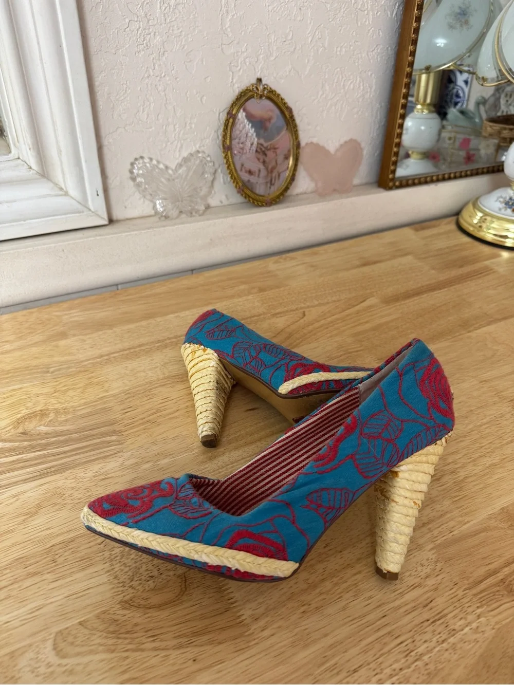 2000’s Naughty Monkey Floral Embroidered Canvas Chunky Pumps Size 6.5 Y2K Indie