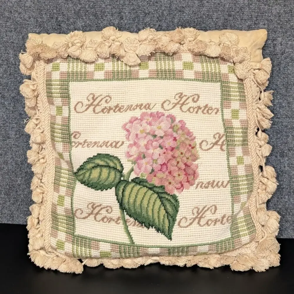 Unbranded vtg needlepoint