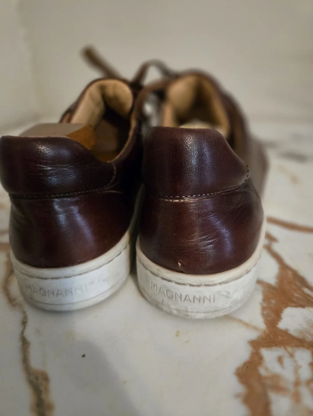 Magnanni tears leather