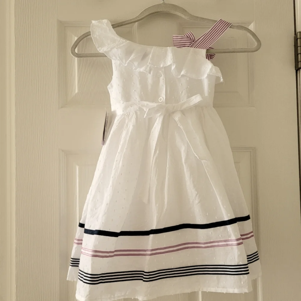 Blueberi Boulevard charming white