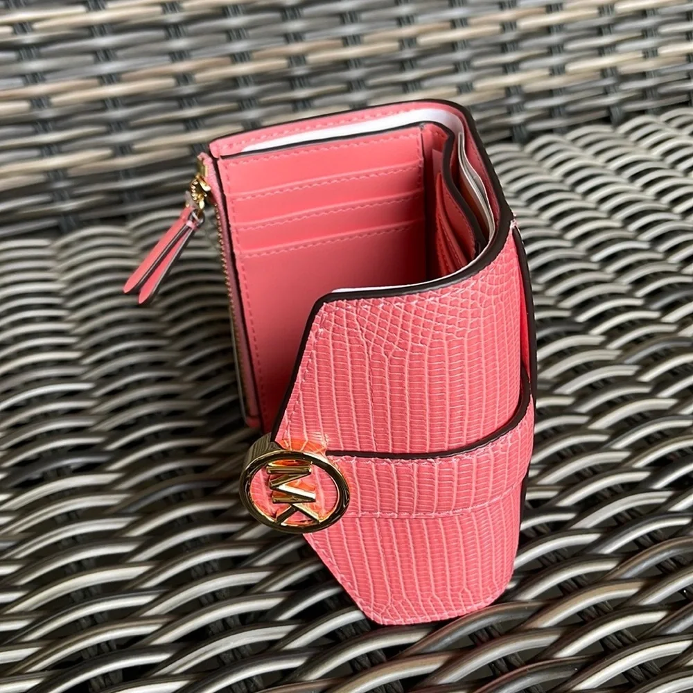 MICHAEL KORS CARMEN MEDIUM FLAP LOGO BIFOLD WALLET GRAPEFRUIT