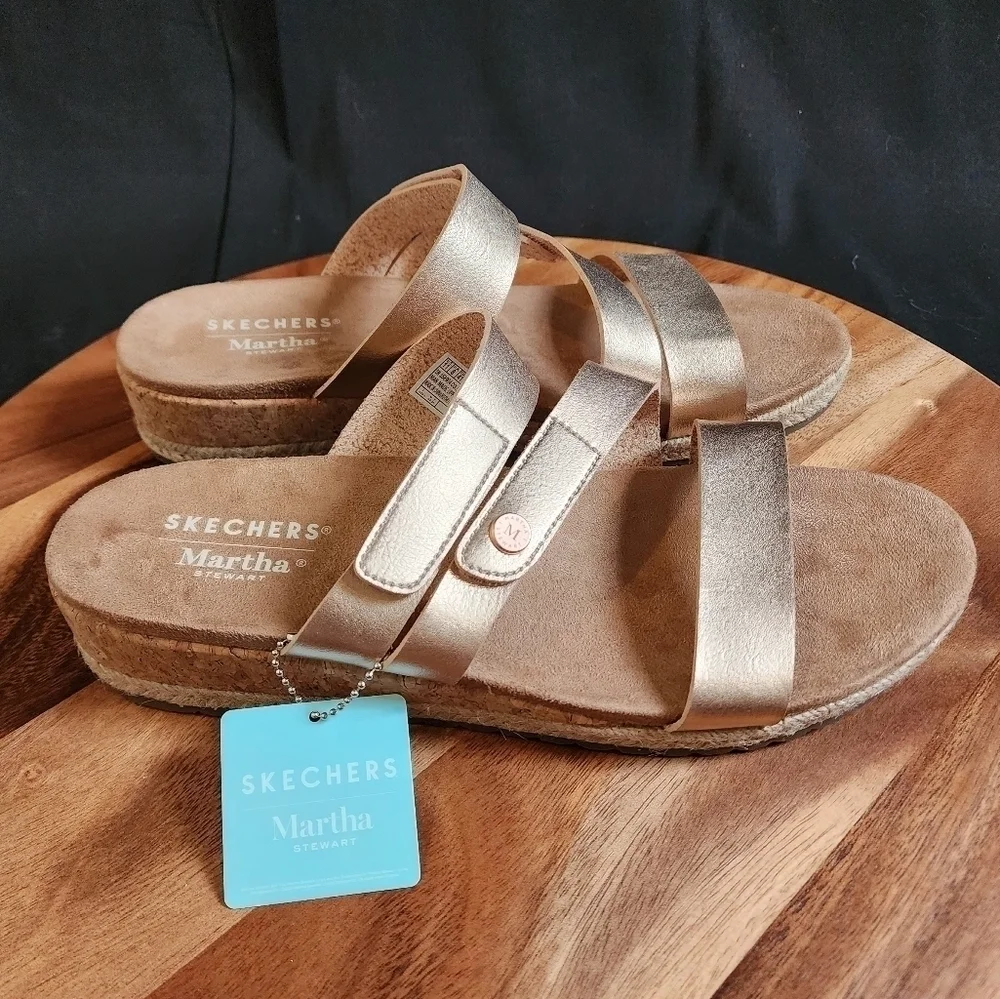 Skechers nwt martha