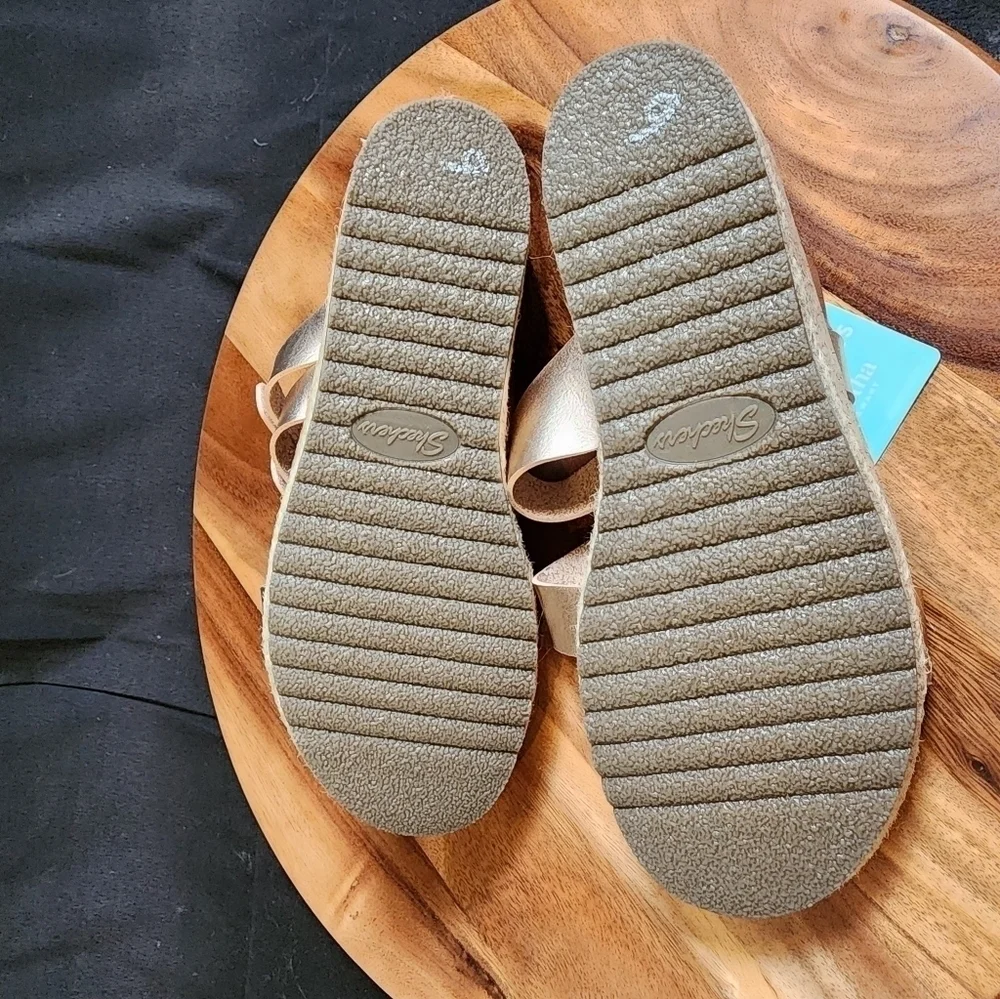 Skechers nwt martha