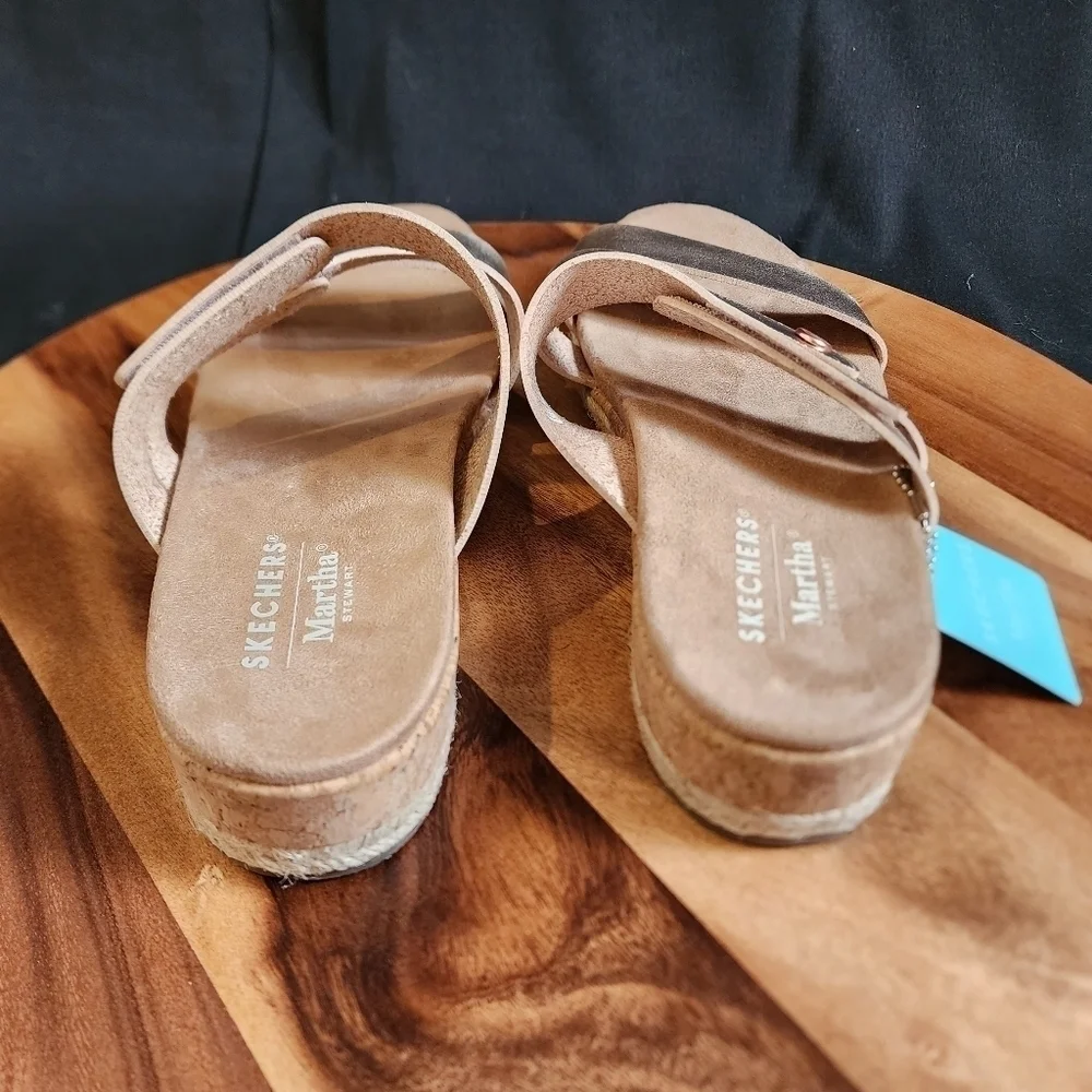 Skechers nwt martha