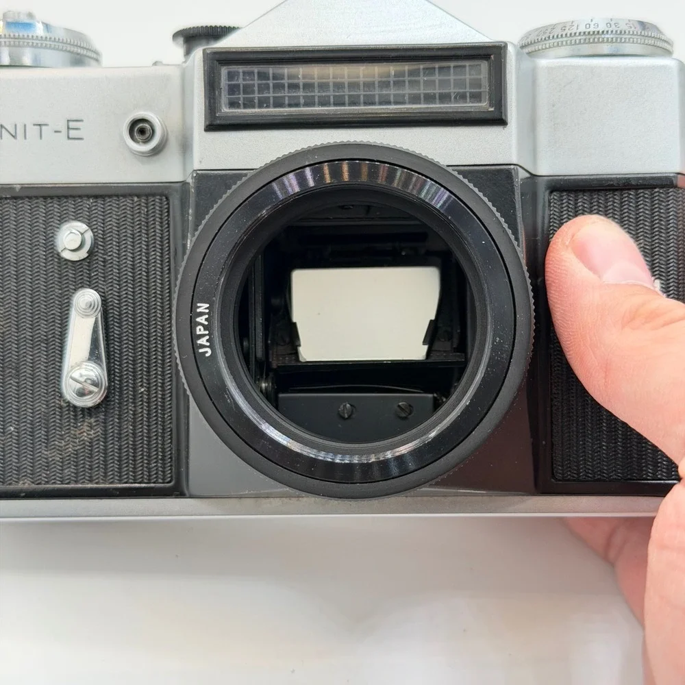 Zenit-E 35mm Film SLR Camera W/ Kennex Telephoto 135mm f2.8 Lens Vintage Silver