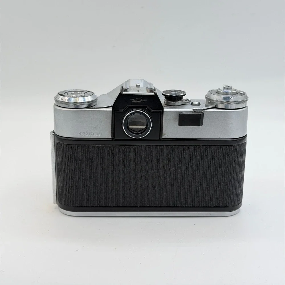 Zenit-E 35mm Film SLR Camera W/ Kennex Telephoto 135mm f2.8 Lens Vintage Silver