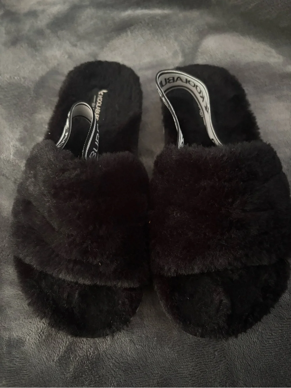 Koolaburra Kids Black Fuzzy Slide Sandals with Cream Sole