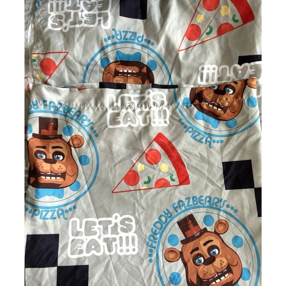 FIVE NIGHTS AT FREDYS pre owned