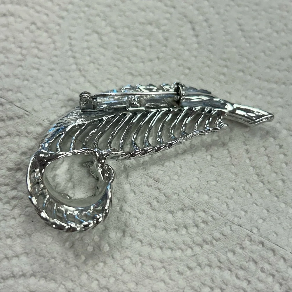 Vintage Elegant Silver Feather Brooch Rhinestones Costume Jewelry Nature Leaf