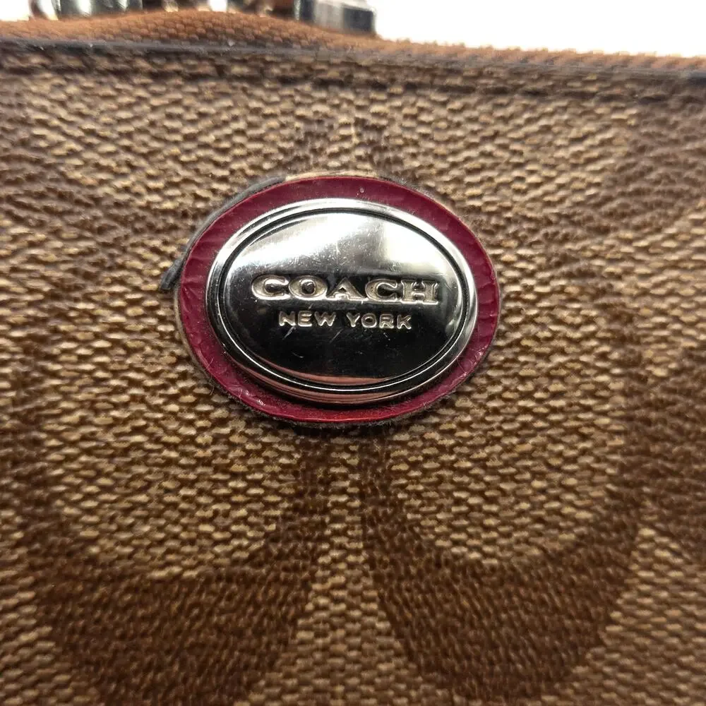Coach peyton signature