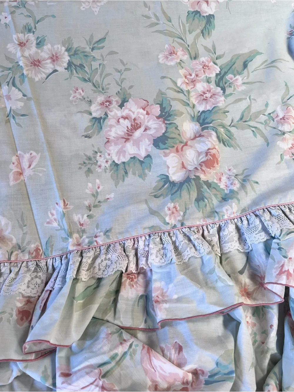 Utica J.P. Stevens trim flat beautiful