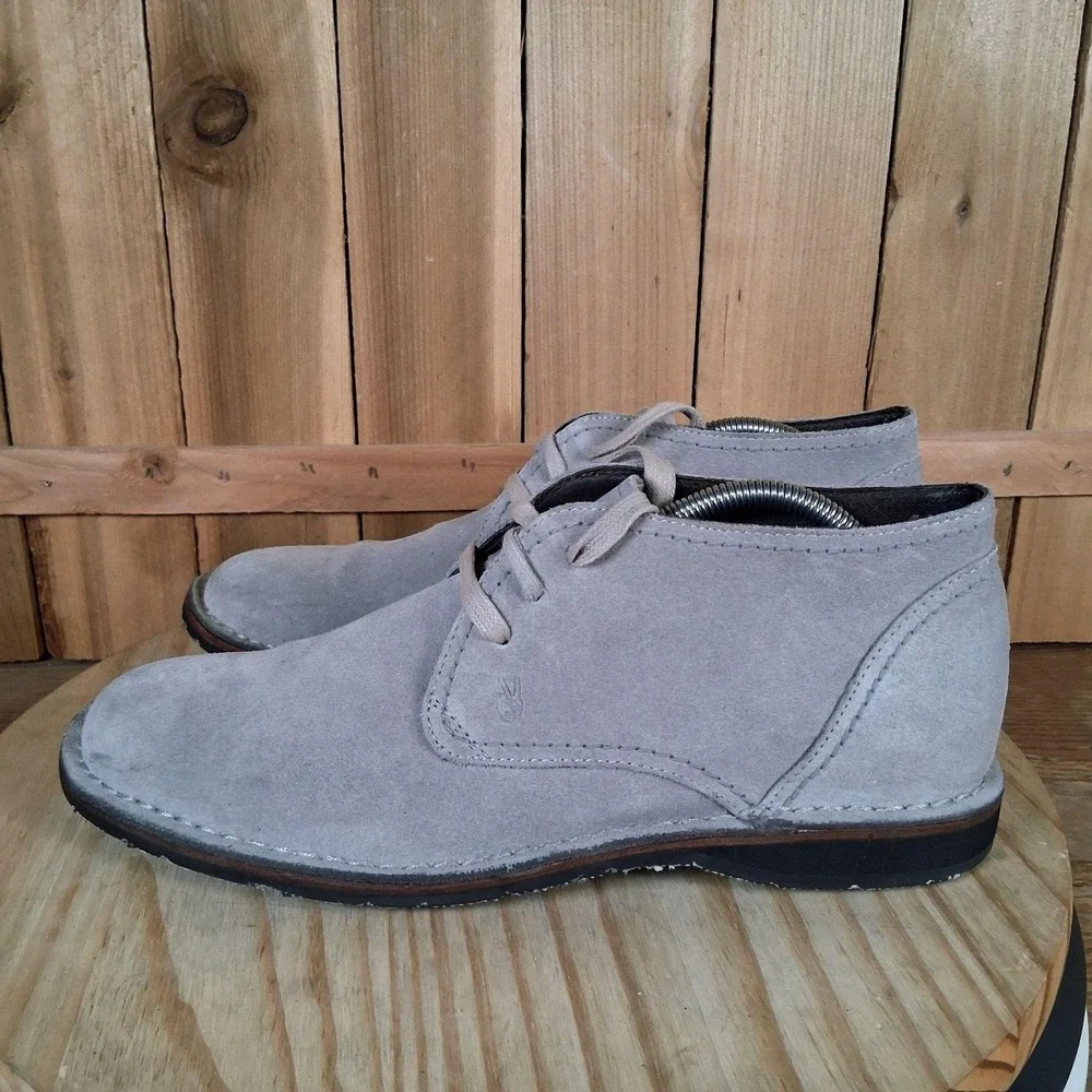 John Varvatos Chukka Boots Mens 9.5 Gray Suede Ankle Casual Leather Lined