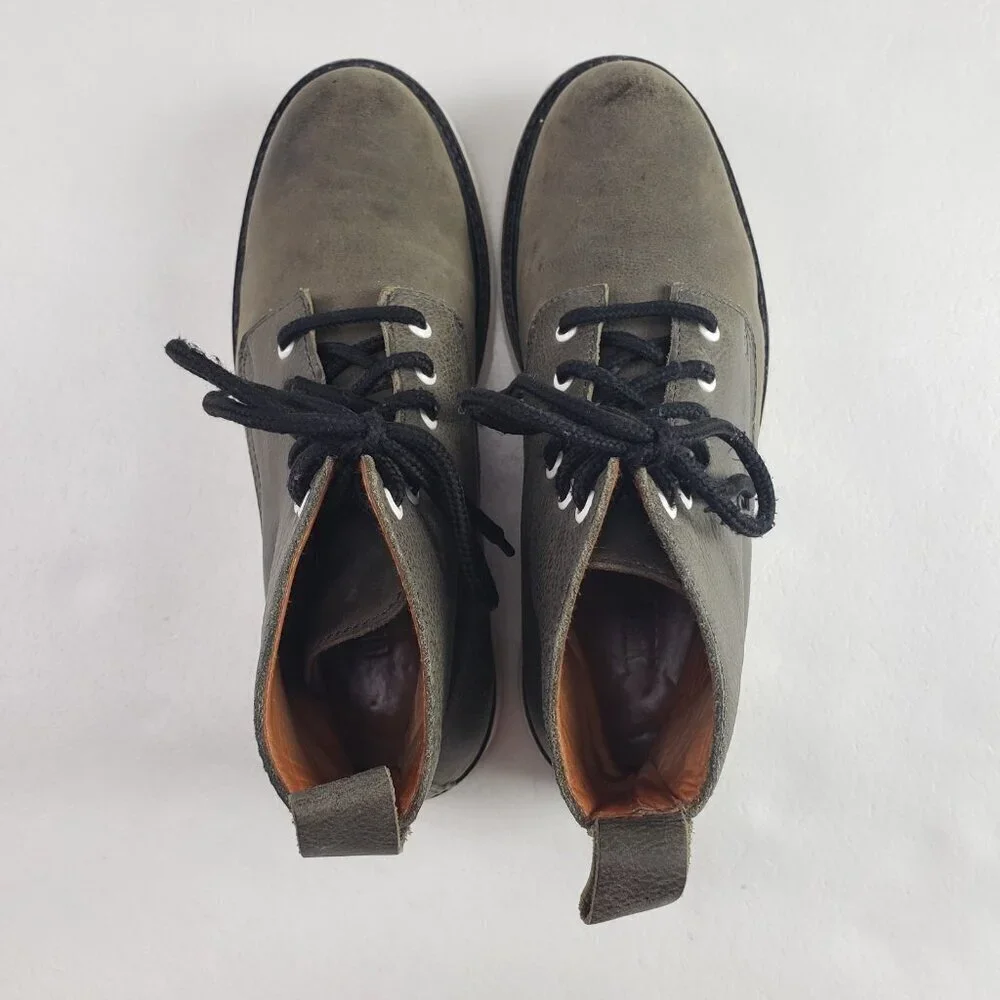 Oliver Clark handmade closure