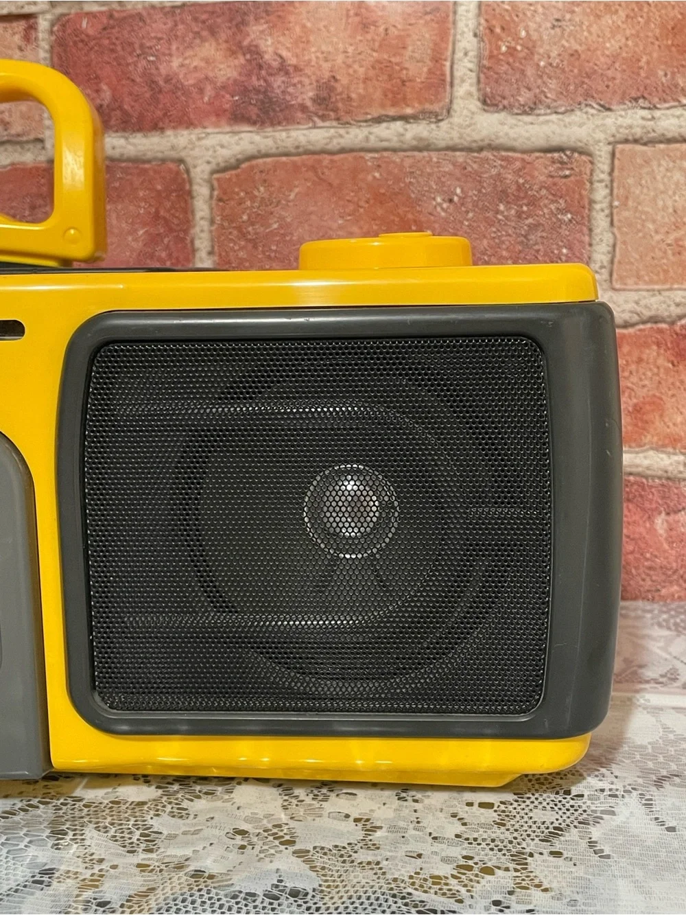 Vintage Sony Sports CFS-920 FM/AM Stereo Cassette Boombox - Works Great