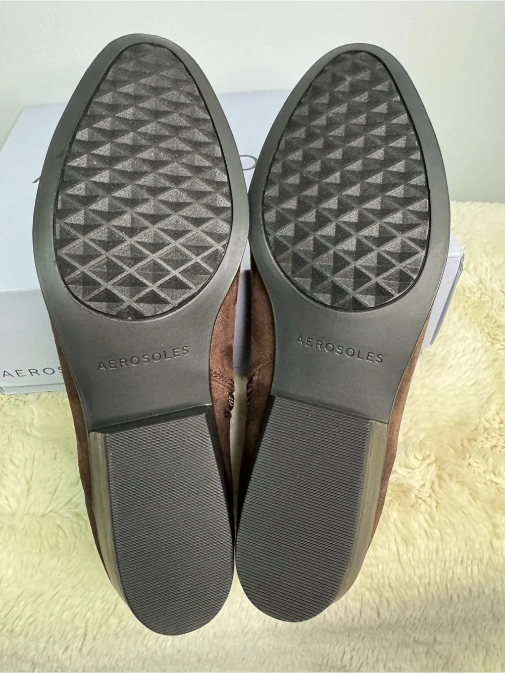 AEROSOLES suede slip