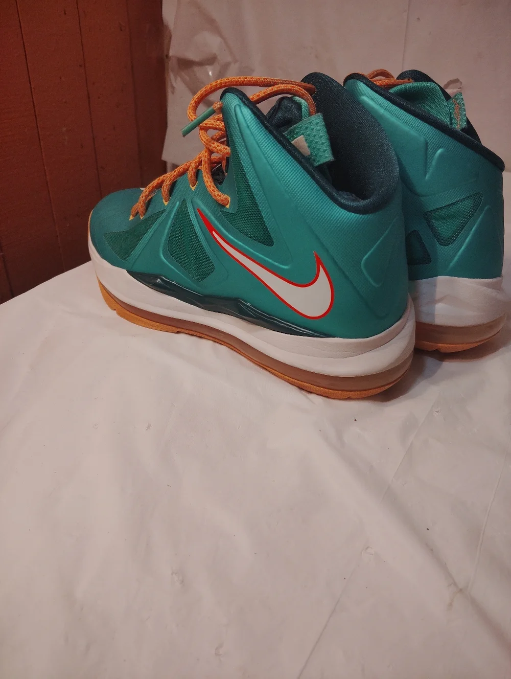 Nike LeBron X Miami Dolphin Atomic Teal Basketball Shoes Sz 4.5Y