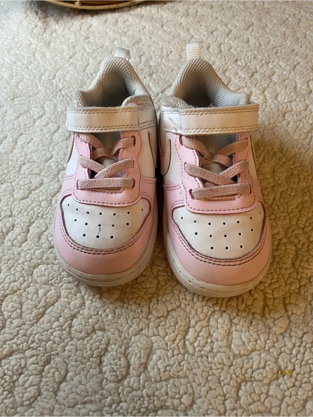 Nike Kids Pink and White Velcro Low-Top Sneakers