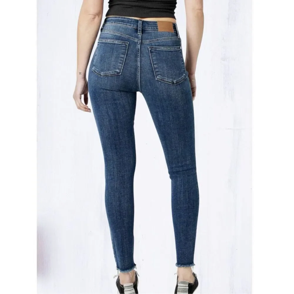Judy Blue flattering details loves—super